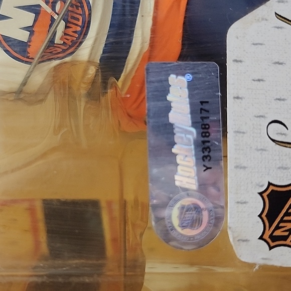 McFarlane Sports NHL Legand Series 2 Mike Bossy NWT - Picture 9 of 10